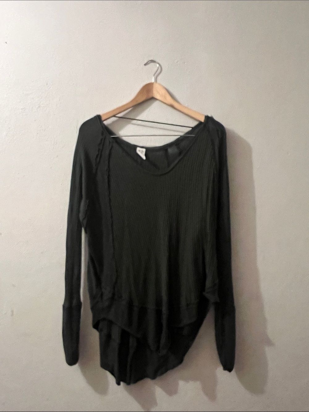 Women’s Long Sleeve Asymmetric Hem Top - Dark Green